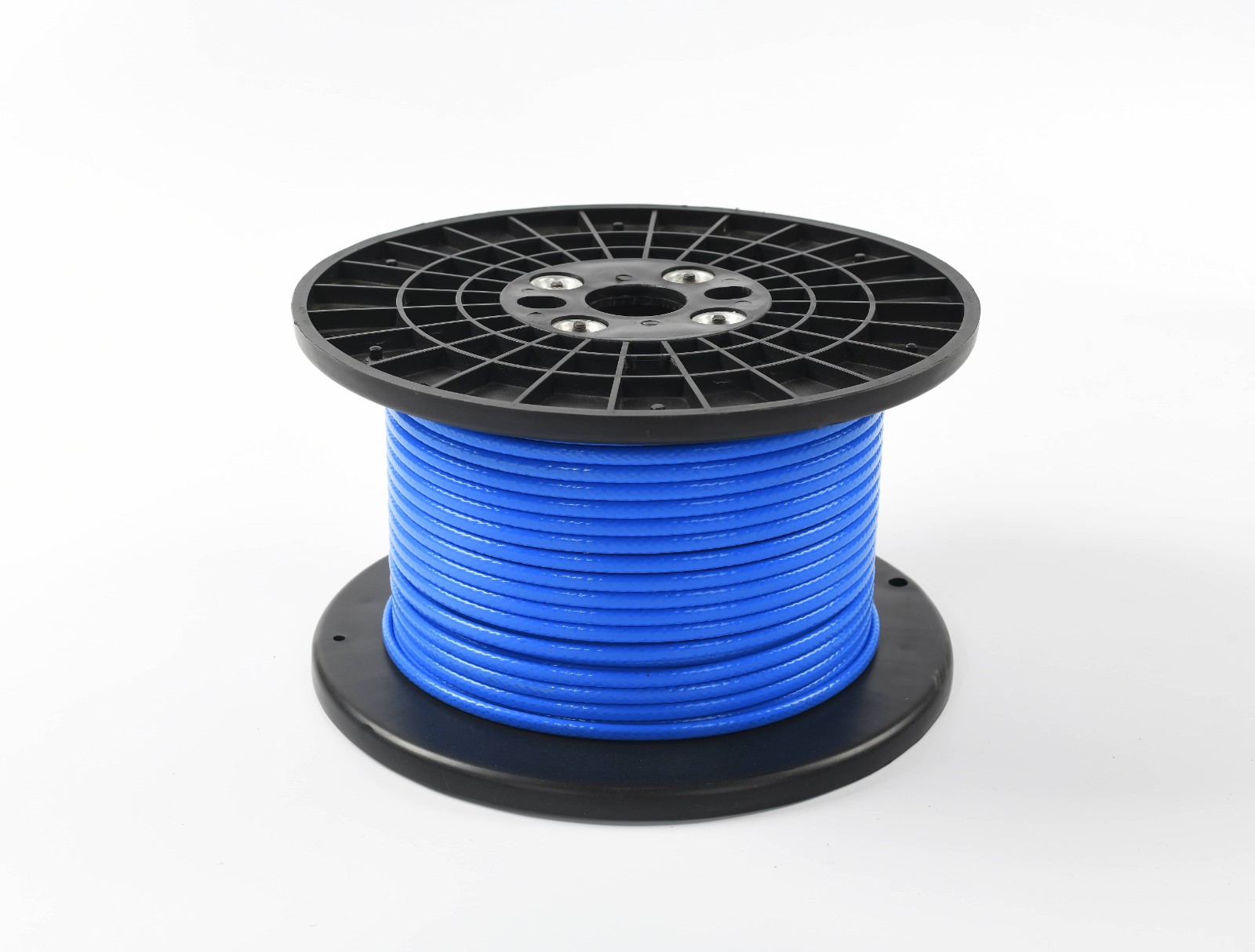 Kit de câble chauffant autorégulant pour la protection des canalisations contre le gel.