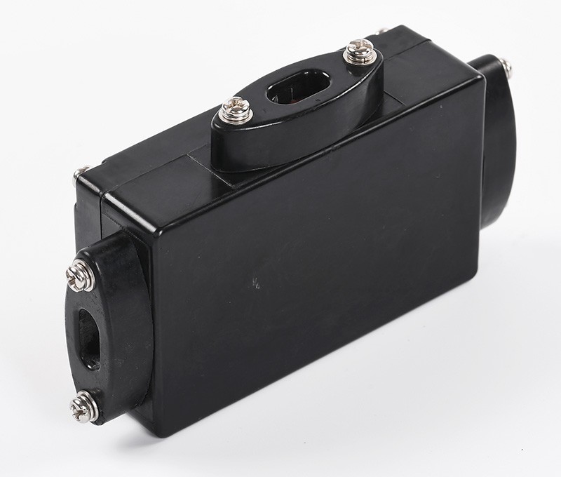 Boîte de jonction antidéflagrante à trois voies pour chauffage électrique BHT